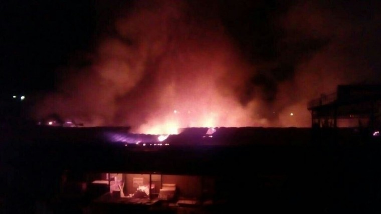 Площадь пожара на предприятии в Иркутской области превысила 8 тысяч квадратных метров