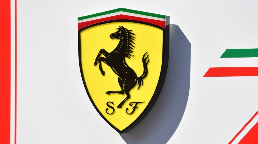   Ferrari    ࠫ  