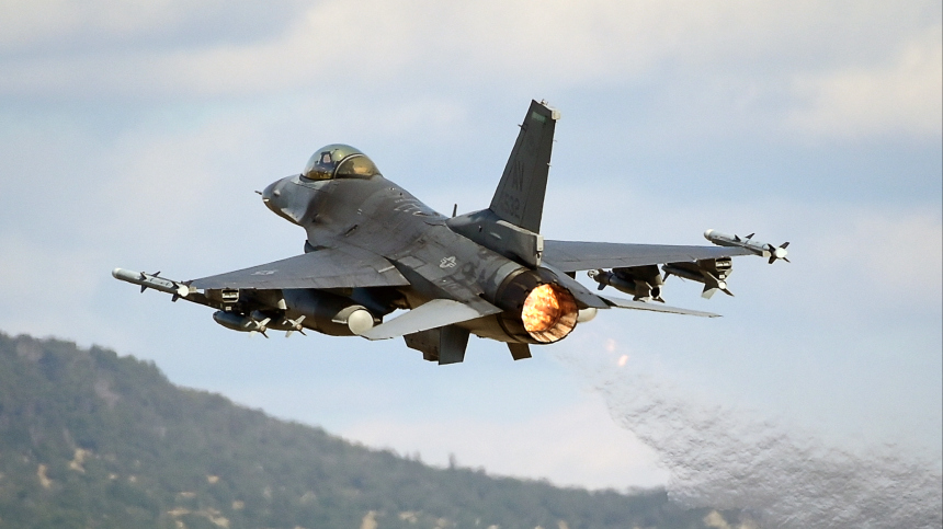  Abrams :    F-16   
