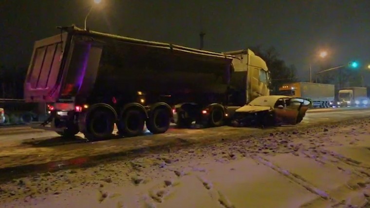 Первые минуты после смертельного ДТП на Ленинградском шоссе попали на видео