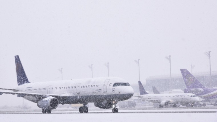 Аэропорт Волгограда не принимает рейсы из-за сильной метели