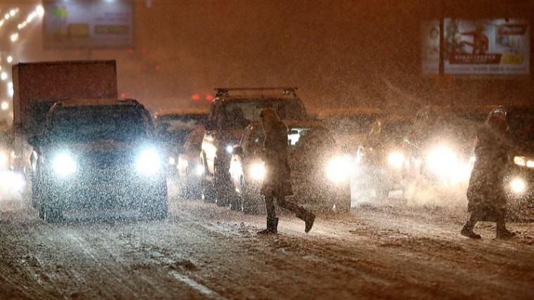 Транспортный коллапс в Москве: дождь после снегопада привел к страшному гололеду