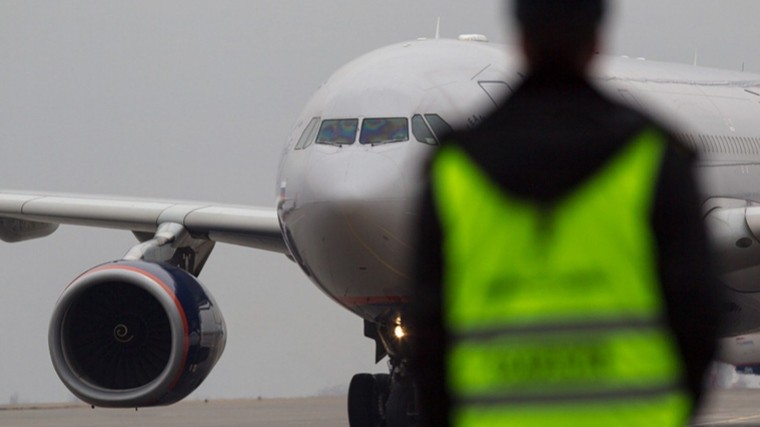 Российский самолет совершил экстренную посадку в Будапеште из-за дыма в кабине