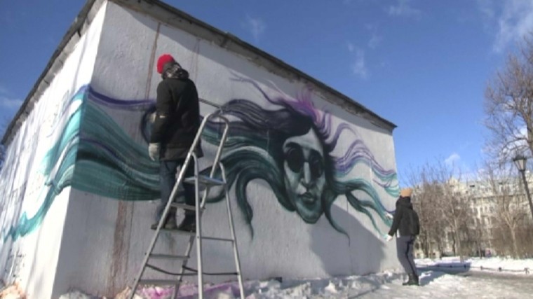 Видео: В Петербурге появилось граффити с портретом Егора Летова