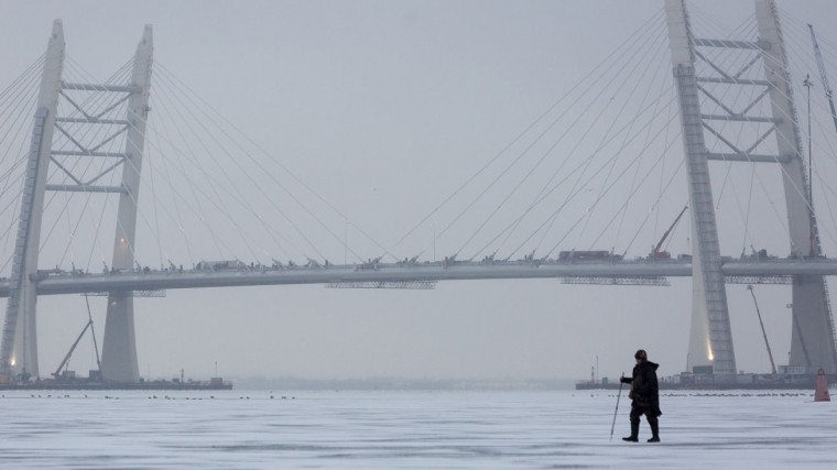 Спасатели чудом вызволили моряков с отколовшейся льдины в Финском заливе
