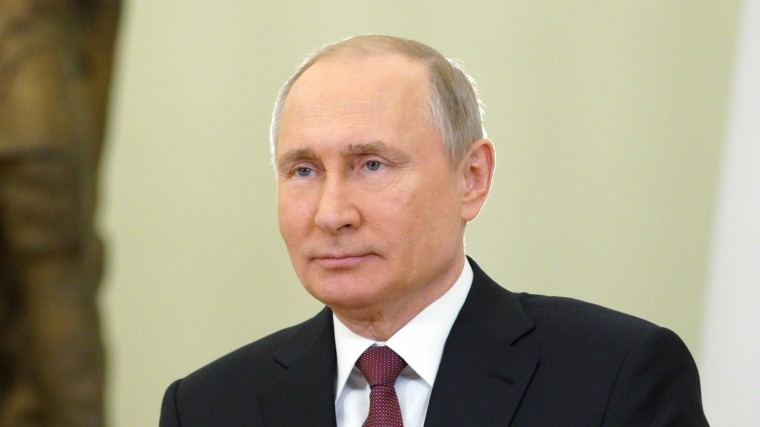 Путин поручил разработать новую стратегию развития физкультуры и спорта
