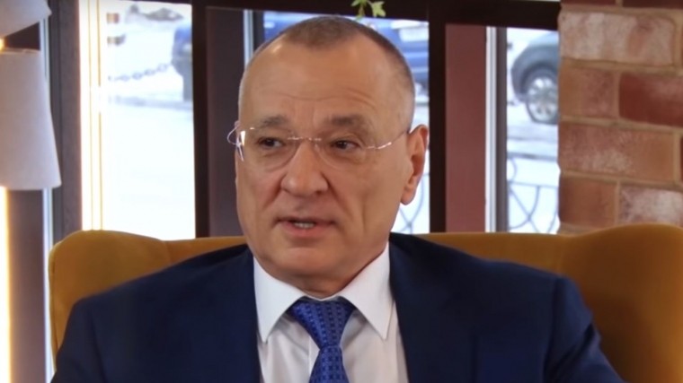 Видео: Избранный мэр Белгорода вышел на присягу под музыку из «Звездных войн»