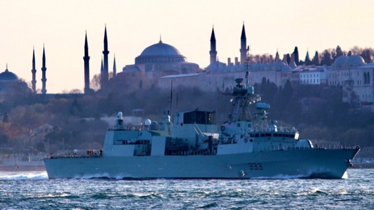 Фото: Боевые корабли НАТО вошли в Черное море