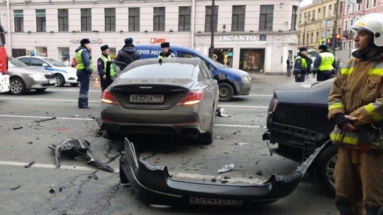 Пятый канал публикует список пострадавших в аварии на Невском проспекте