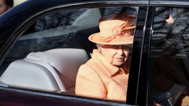 Королева Елизавета отказалась ездить за рулем по дорогам общего пользования