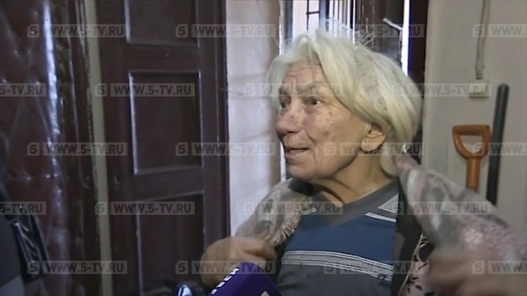 Видео: боевой снаряд времен ВОВ обнаружен в квартире 83-летней петербурженки