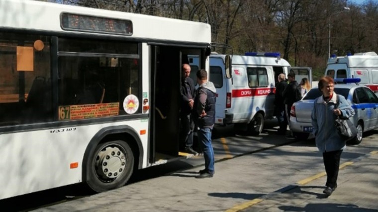 Фото: 14 человек пострадали в ДТП с участием маршрутки и автобуса в Ростове-на-Дону