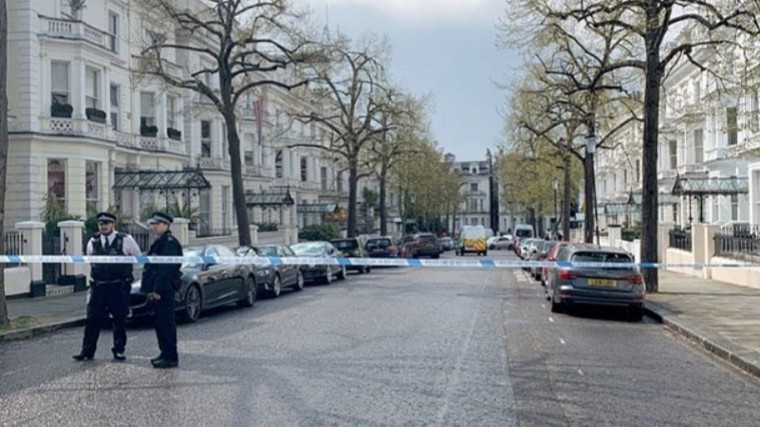 В Лондоне со стрельбой задержали водителя, протаранившего машину украинского посла