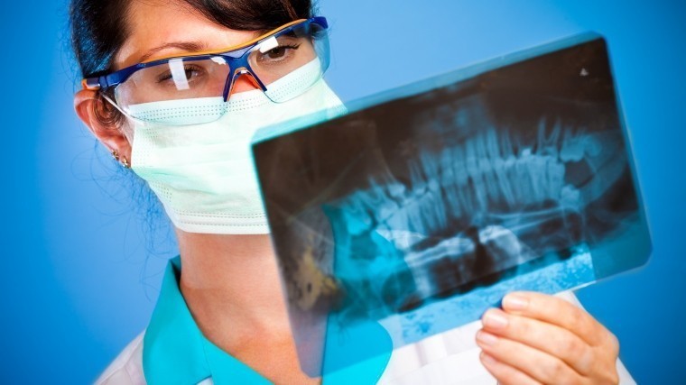 Стоматологи в Геленджике вернули пациенту белоснежную улыбку за несколько часов