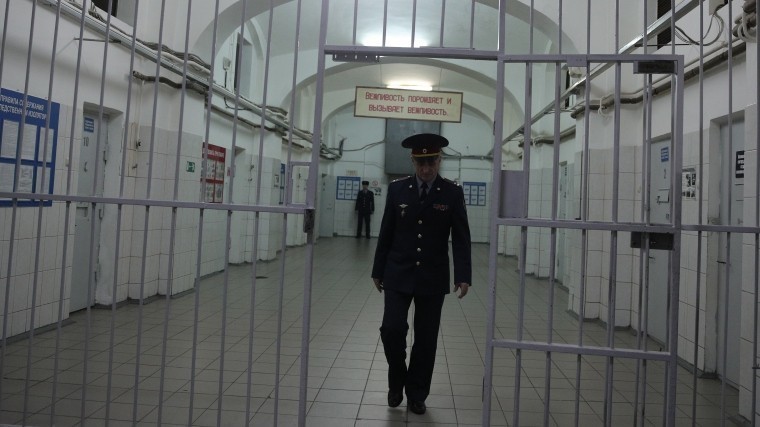 Начальника колонии в Орловской области уволят после «пасхального банкета»
