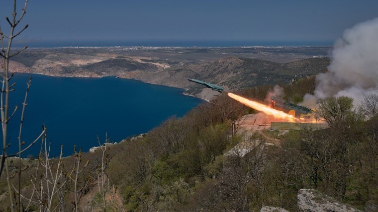 Американский журнал назвал ракетный комплекс «Утес» в Крыму «убийцей кораблей»