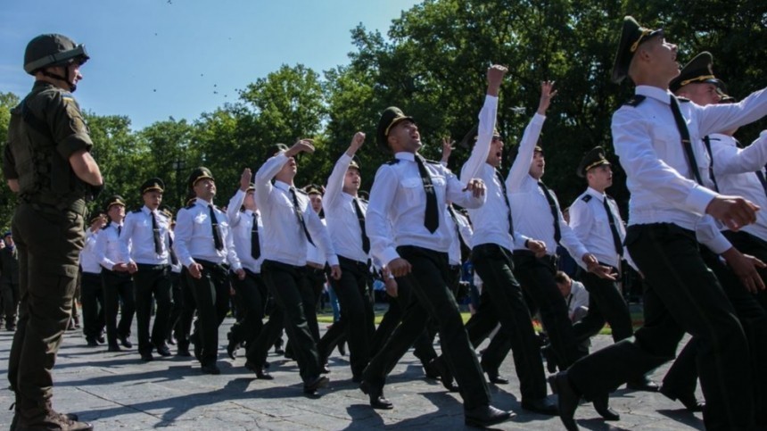 В Харькове националисты затравили будущих силовиков за песню Газманова «Офицеры»