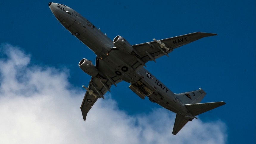 Видео: Американский самолет-разведчик дерзко приблизился к побережью Крыма