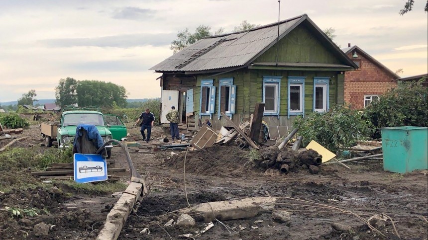 Панихида по погибшим в результате паводка прошла в иркутском Тулуне — репортаж