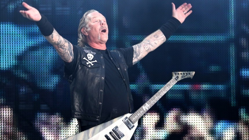 Видео: Metallica «взорвала» московские «Лужники» исполнением песни Цоя