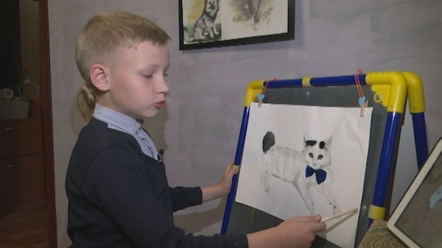 Девятилетний житель Нижнего Новгорода пишет картины, чтобы кормить приют для животных