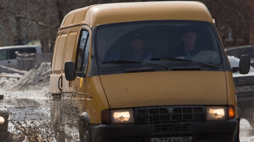 Видео: Челябинских детей трое суток везли из лагеря в Крыму на полу грязной маршрутки