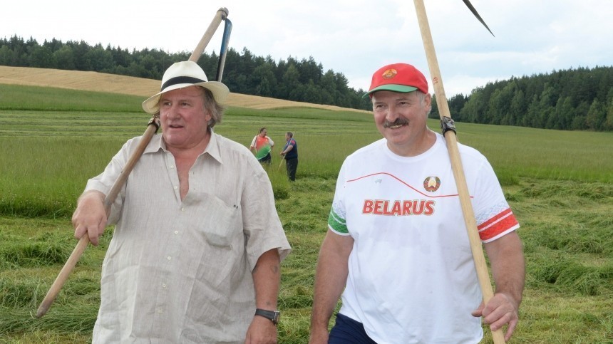 Лукашенко дал возможность Депардье “пожить среди крестьян”