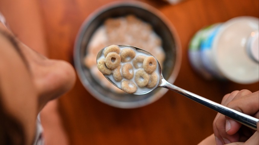 Вредные детские завтраки: эксперты обнаружили в хлопьях токсичные вещества