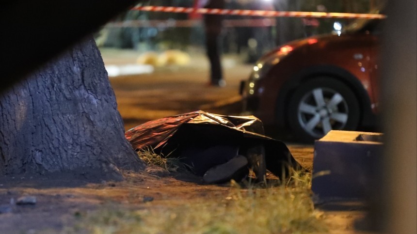 Видео гибели полицейского в Москве при задержании подозреваемого в получении взятки