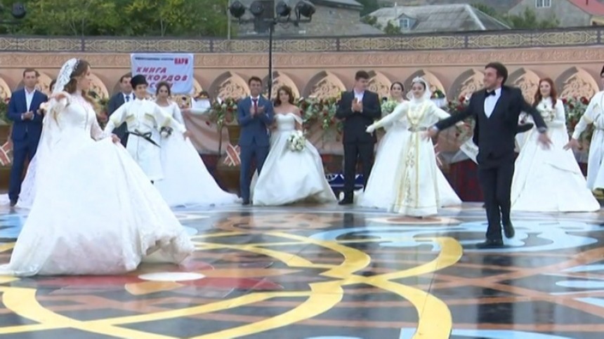 Видео: Самая многонациональная свадьба в мире проходит в Дербенте