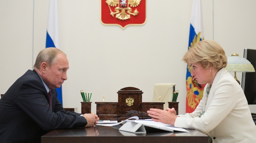 Путин поручил вице-премьеру Голодец заняться документальным кино