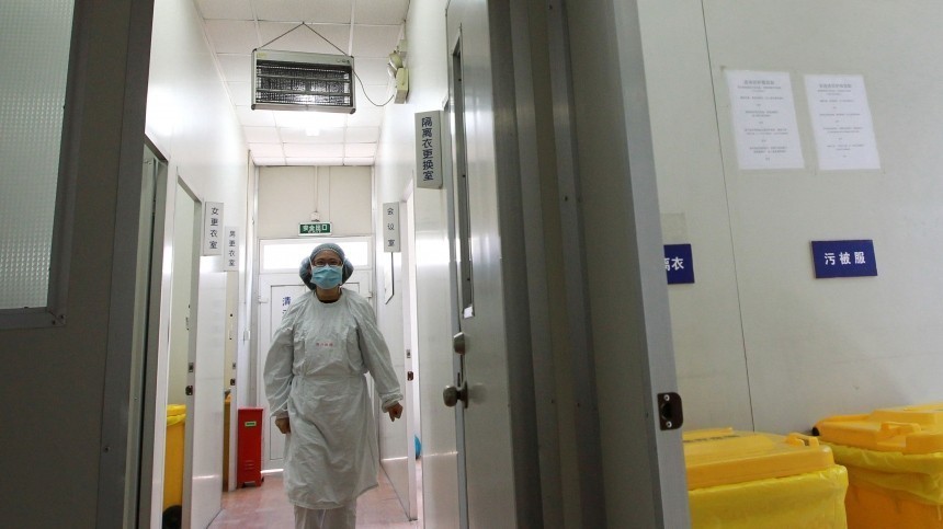 Третий человек умер от неизвестной ранее пневмонии в Китае, почти 200 инфицированных