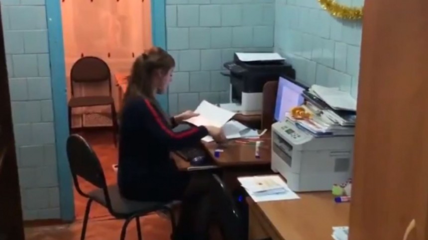 Минобразования проверит красноярскую школу, где учителей якобы «переселили» в туалет