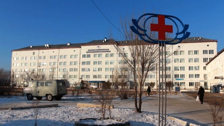 «Мы его выпишем»: главврач больницы в Чите прокомментировал жалобы больного коронавирусом