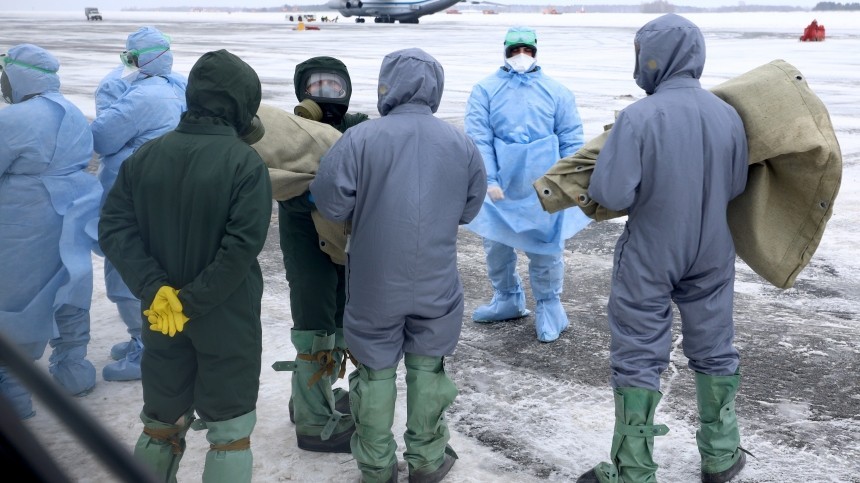 Военные, эвакуировавшие россиян из Уханя, пройдут углубленное медобследование