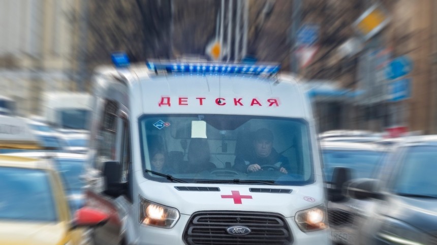 Троих детей госпитализировали после пожара в запертой квартире в Иркутске