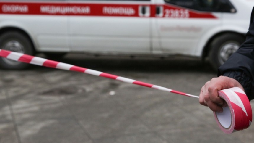 Мать троих детей разбилась насмерть, выпав из окна многоэтажки в Москве