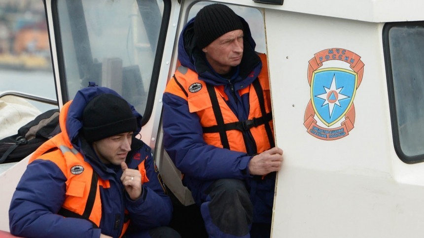 Видео операции по спасению детей, унесенных в Черное море вблизи Сочи