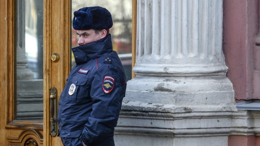 Американский студент обвиняется в нападении на полицейского в Москве