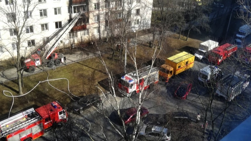 В Петербурге мужчина погиб при пожаре в собственной квартире