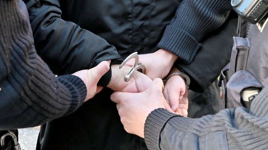 Более девяти килограммов наркотиков обнаружили полицейские в гараже жителя Чувашии