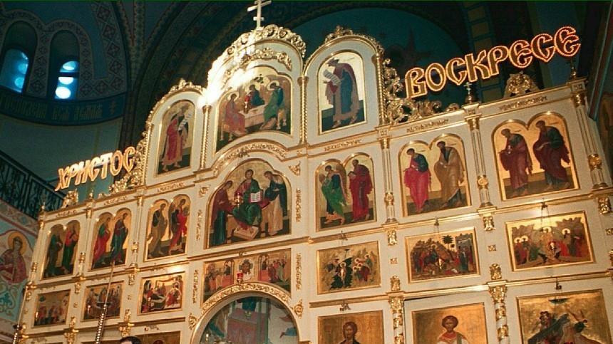 Прямая трансляция пасхальных богослужений в Храме Христа Спасителя в Москве и Казанском соборе в Петербурге