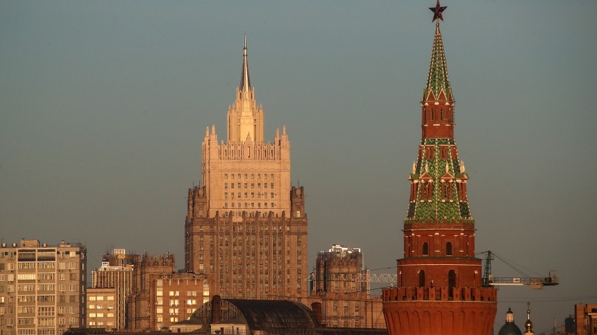 МИД РФ отреагировал на высылку российских дипломатов из Праги