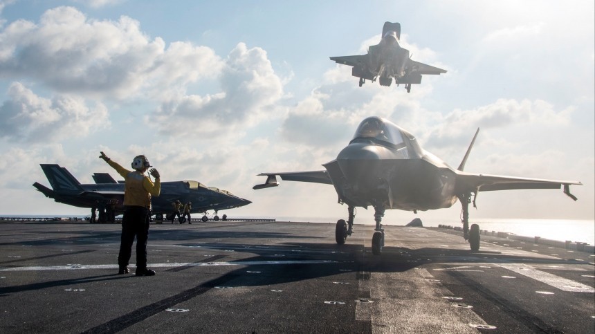 Истребитель ВВС США сразится с „убийцей“ Илона Маска