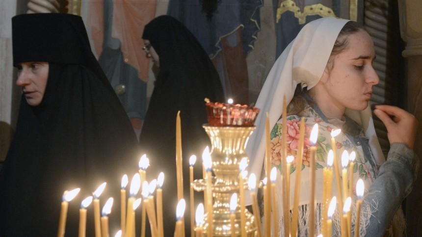 Как россияне встретили праздник Святой Троицы?