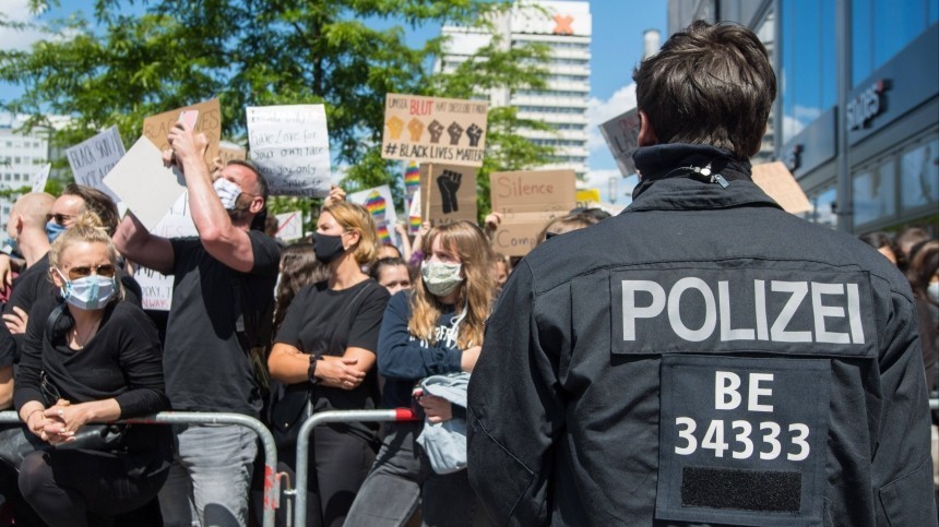 Европу захватили протесты против полицейского беспредела — видео