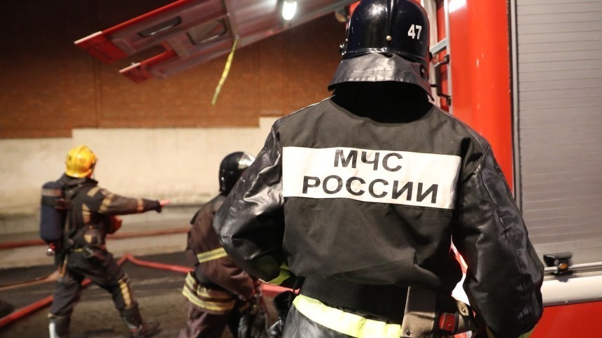 «Что-то рвануло»: в сети появилось видео пожара на месте взрыва цистерны с газом в Казани