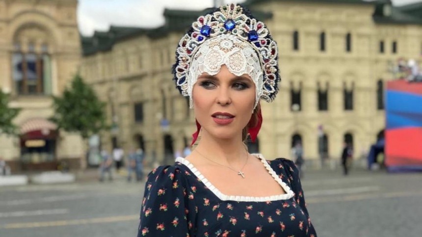 „Русская красавица“: Пелагея в кокошнике станцевала на Красной площади
