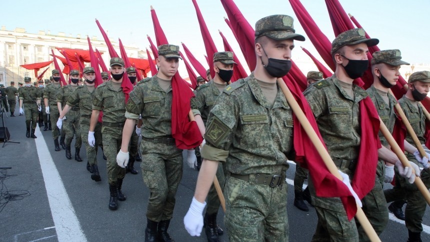 Генеральные репетиции Парада Победы прошли в российских городах — видео