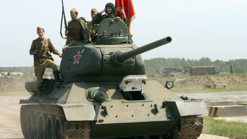 Видео: восстановленный Т-34 на собственном ходу приехал в музей